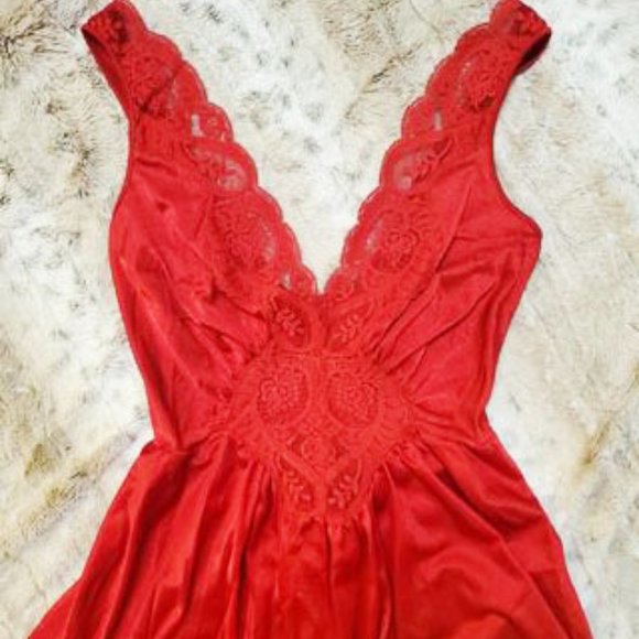 Vintage Olga Red Nightgown 92280 S - Picture 3 of 6